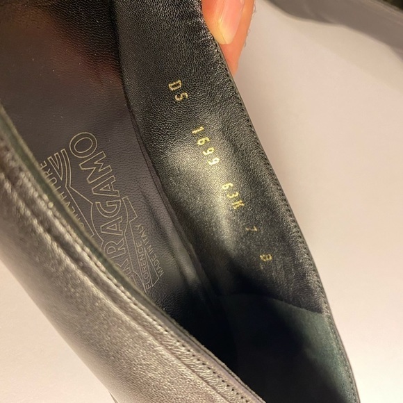 Salvatore Ferragamo leather flats - Picture 7 of 10